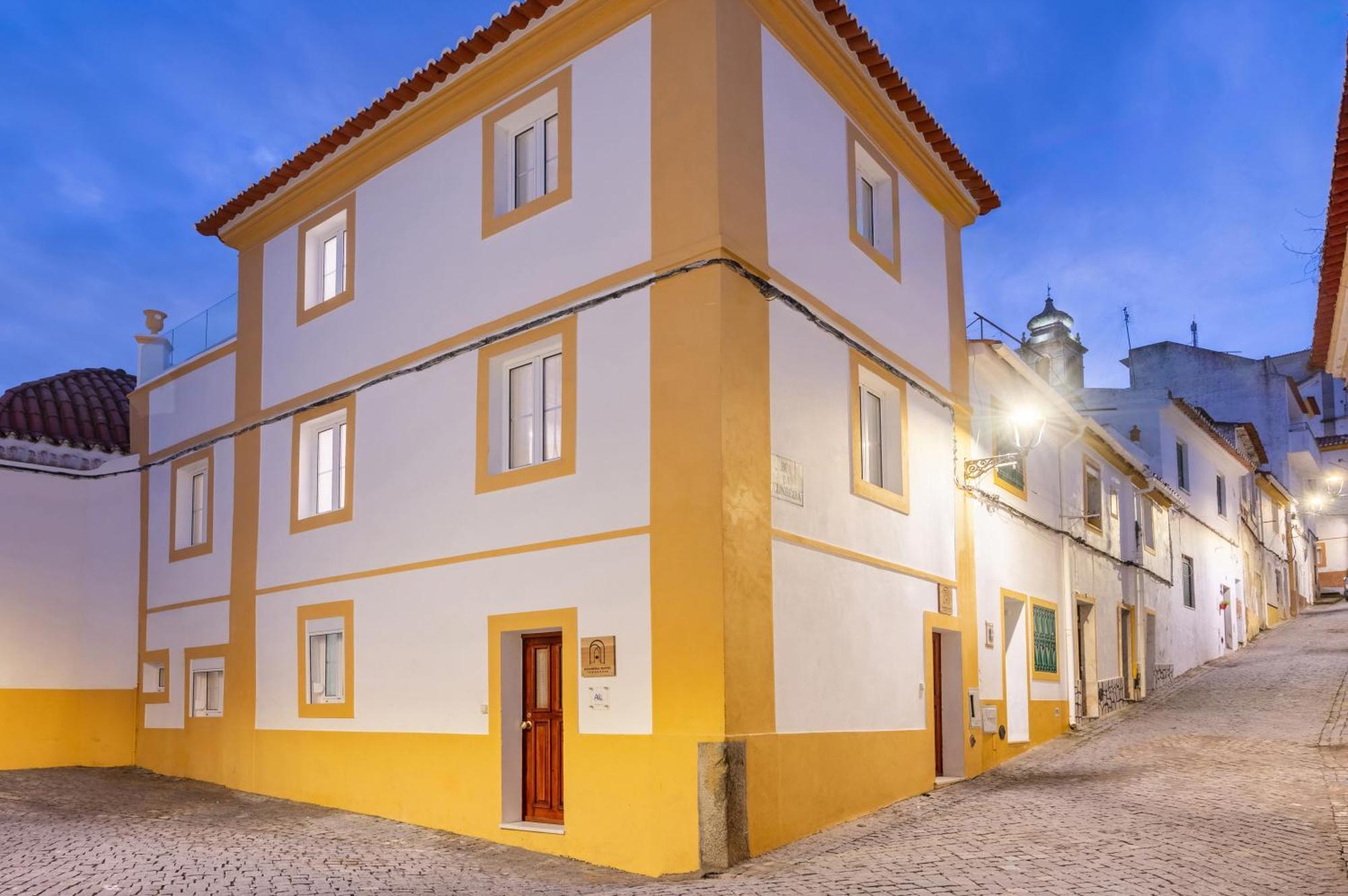 Azinheira Suites Townhouse - Alojamento Turistico (Adults Only) Elvas Dış mekan fotoğraf